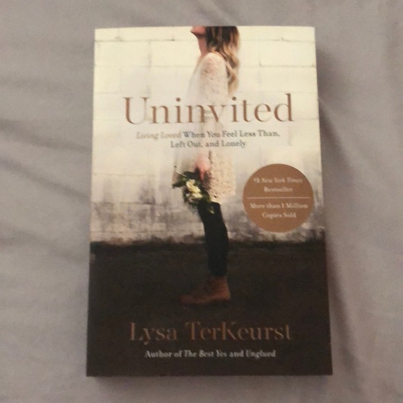 Lysa TerKeurst Uninvited book - Picture 1 of 1